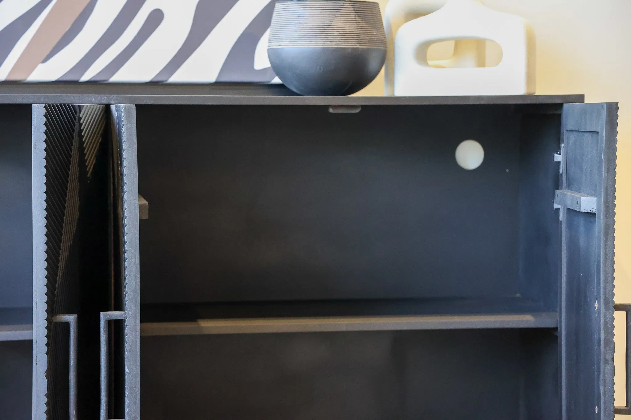 Kam Credenza
