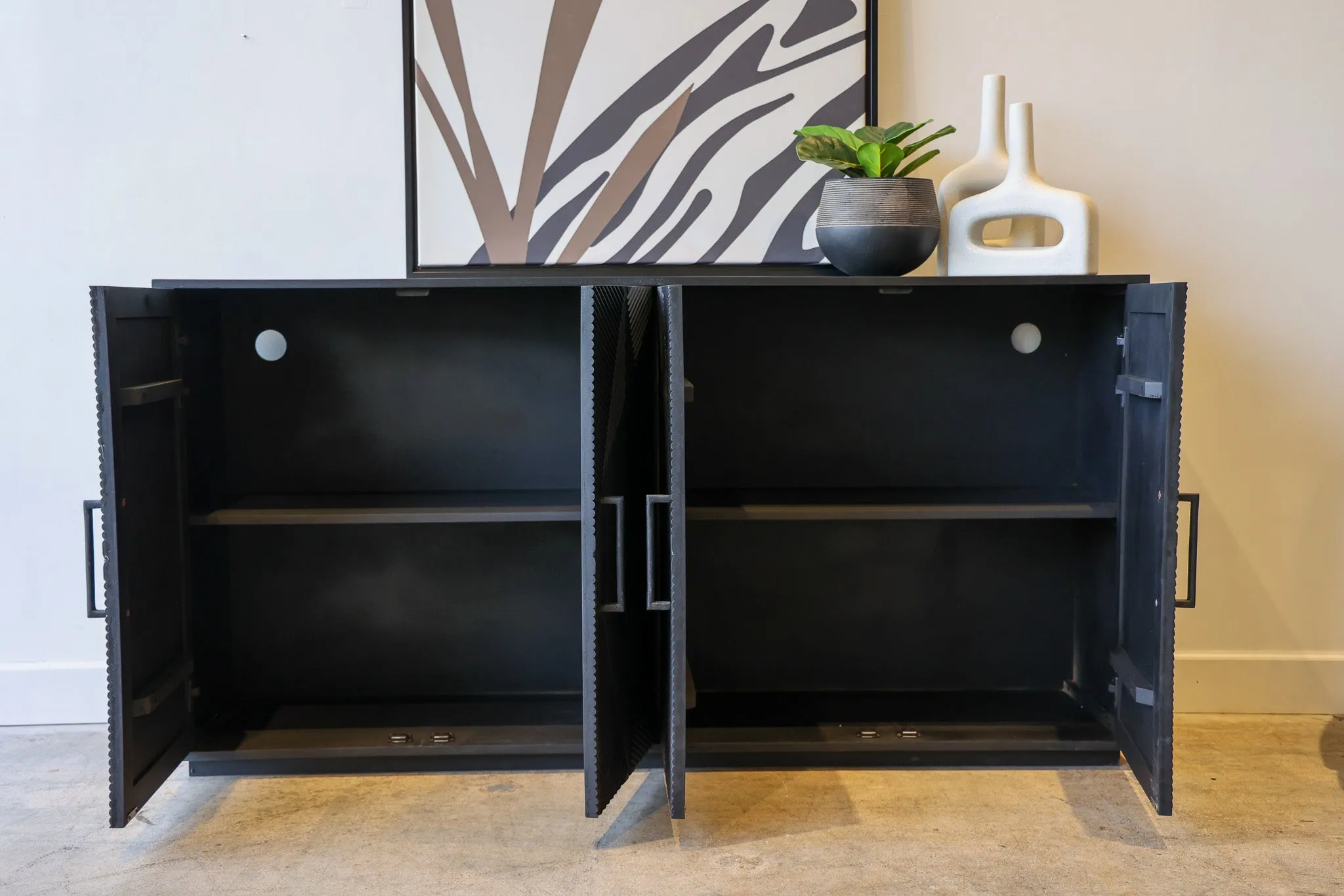 Kam Credenza