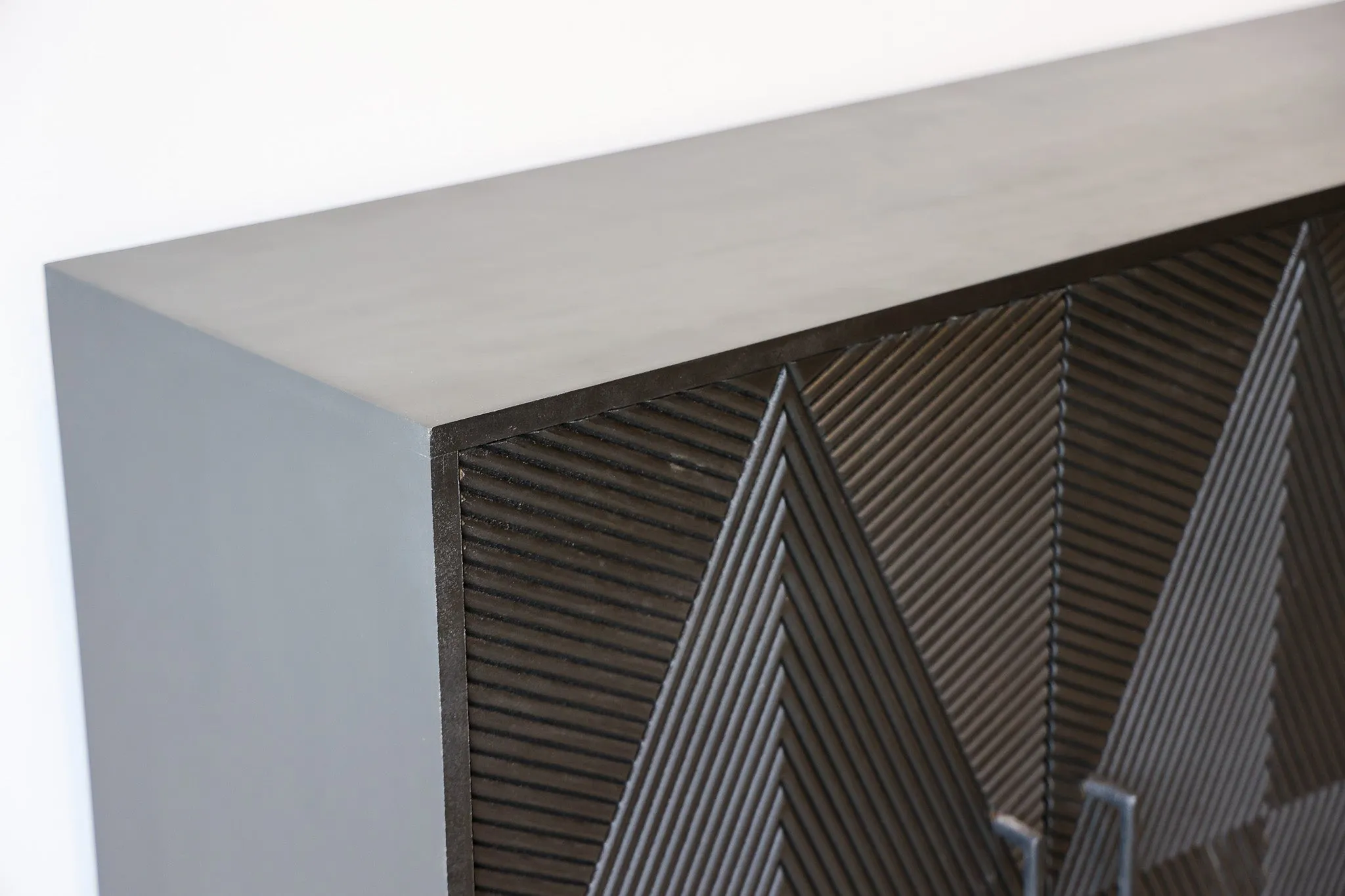 Kam Credenza