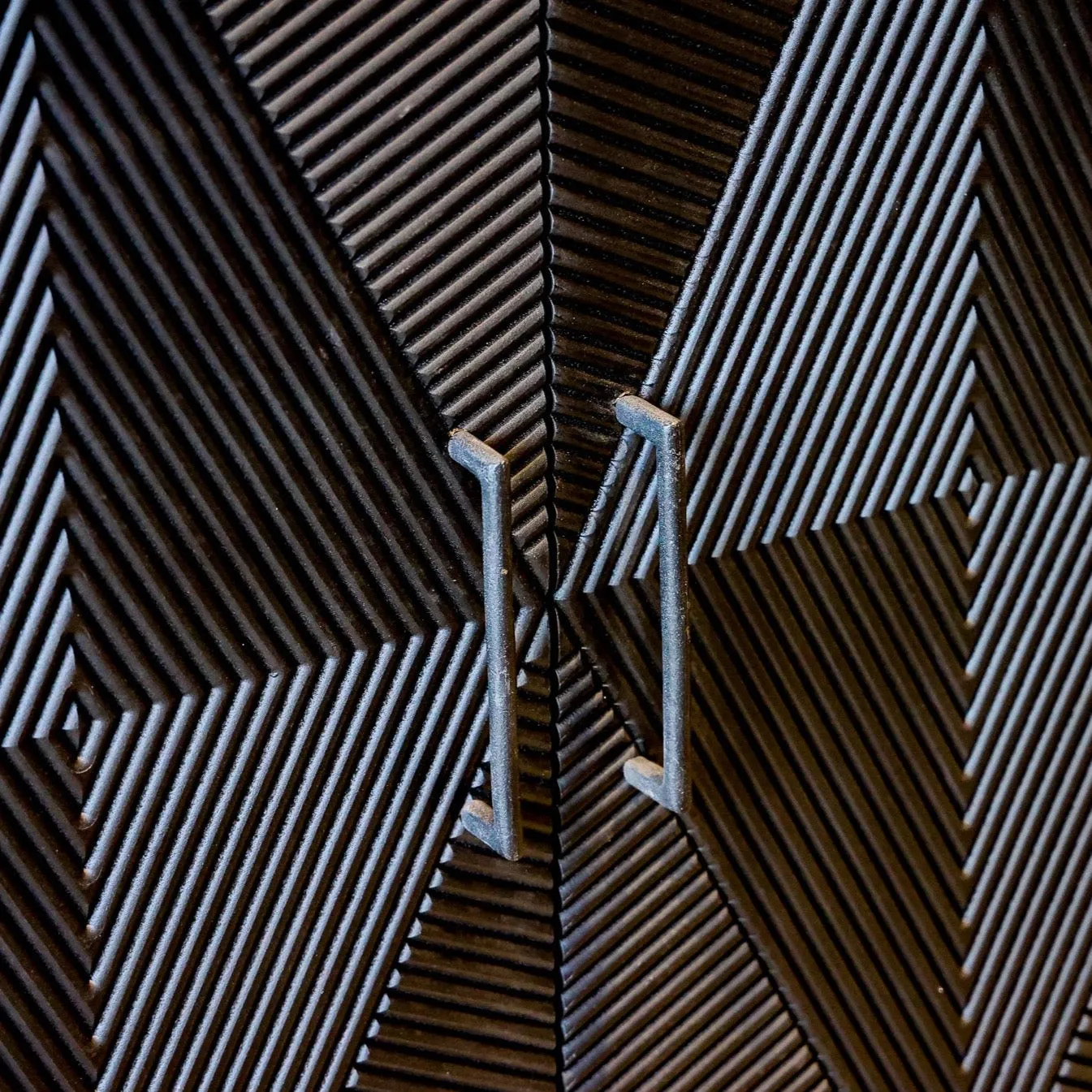Kam Credenza