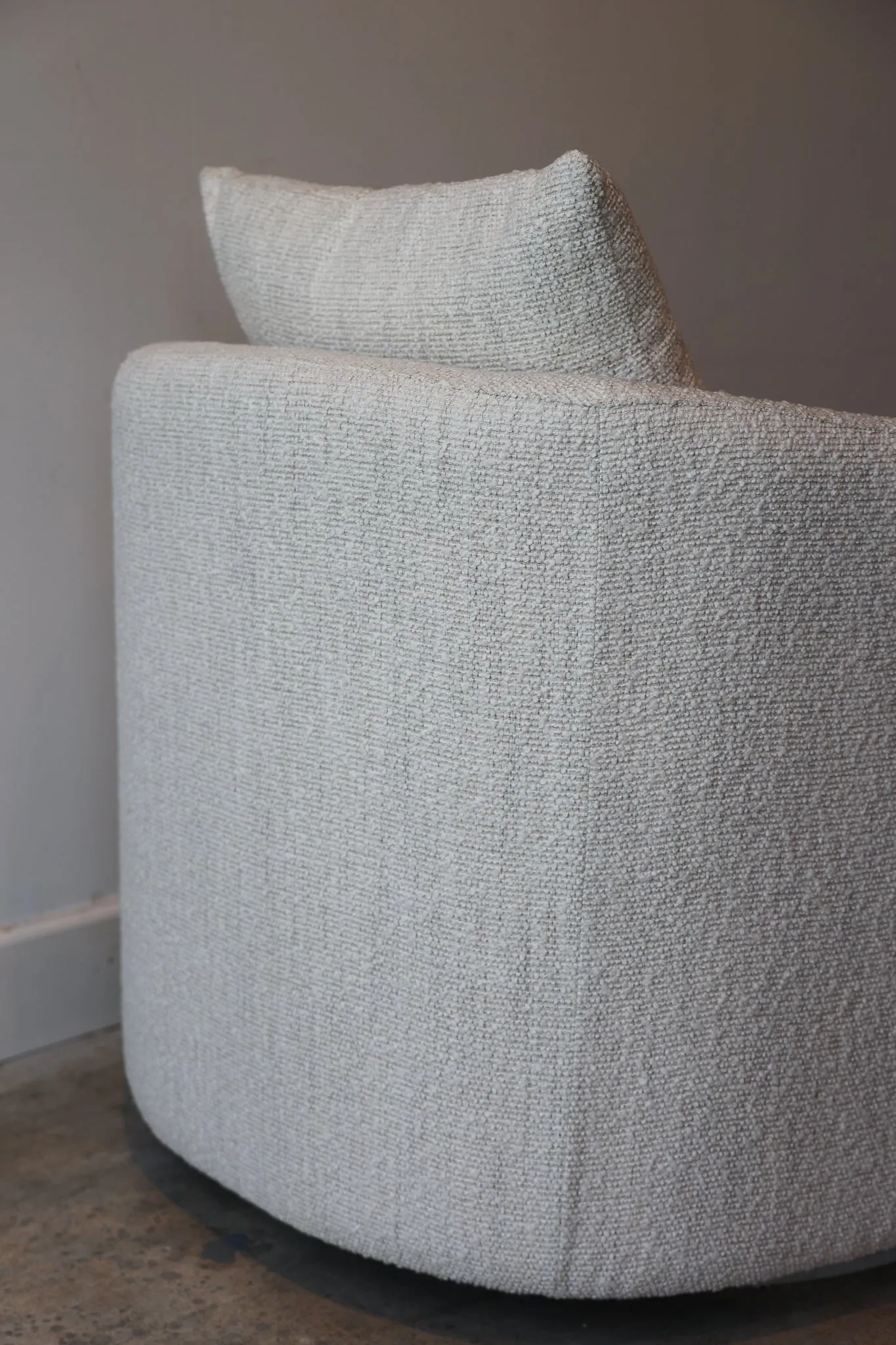 Lola Swivel Chair