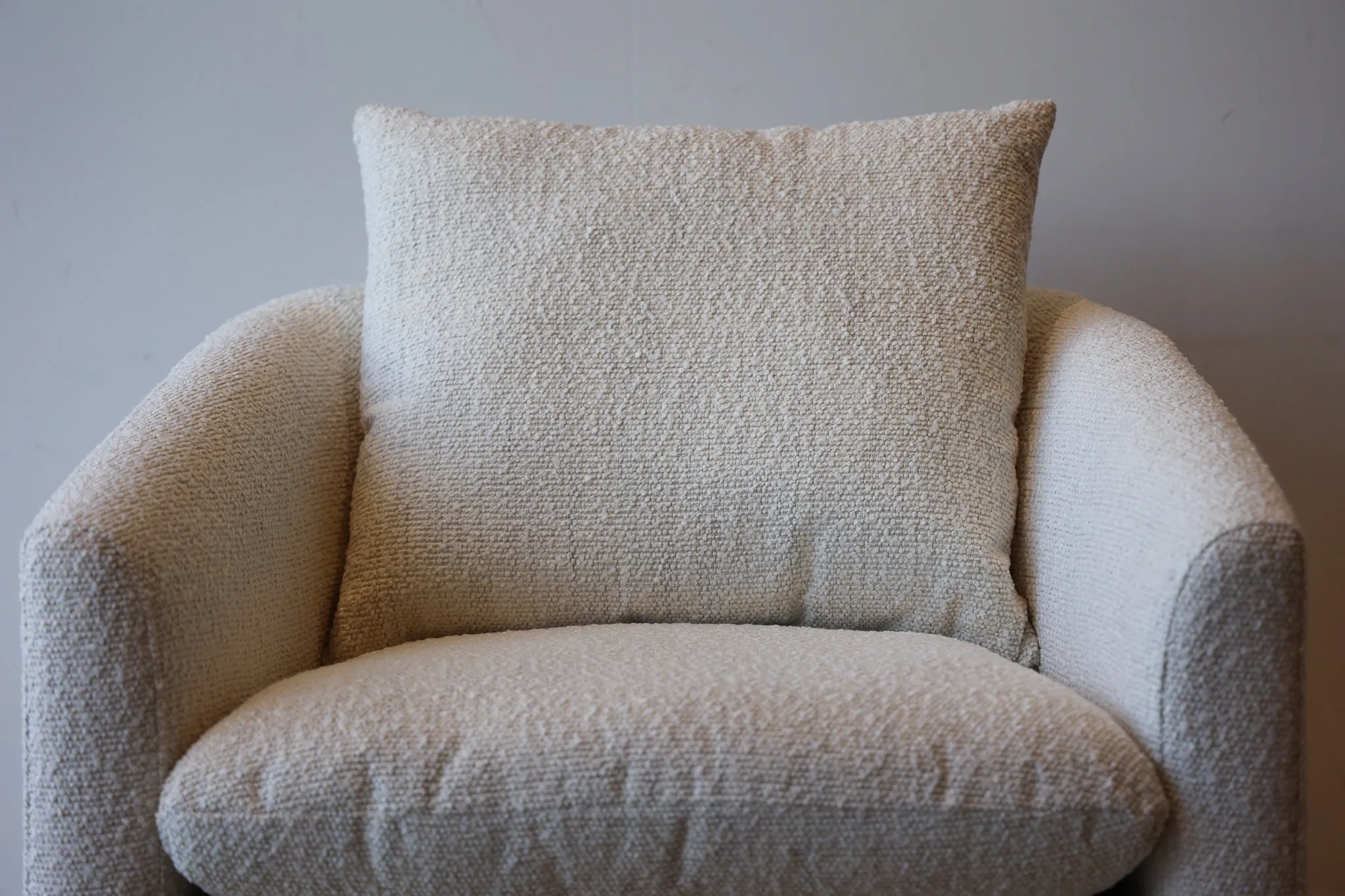 Lola Swivel Chair