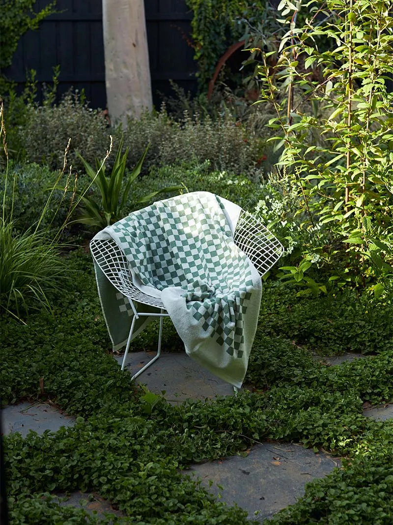Roman Pool Towel - Sage / Chalk